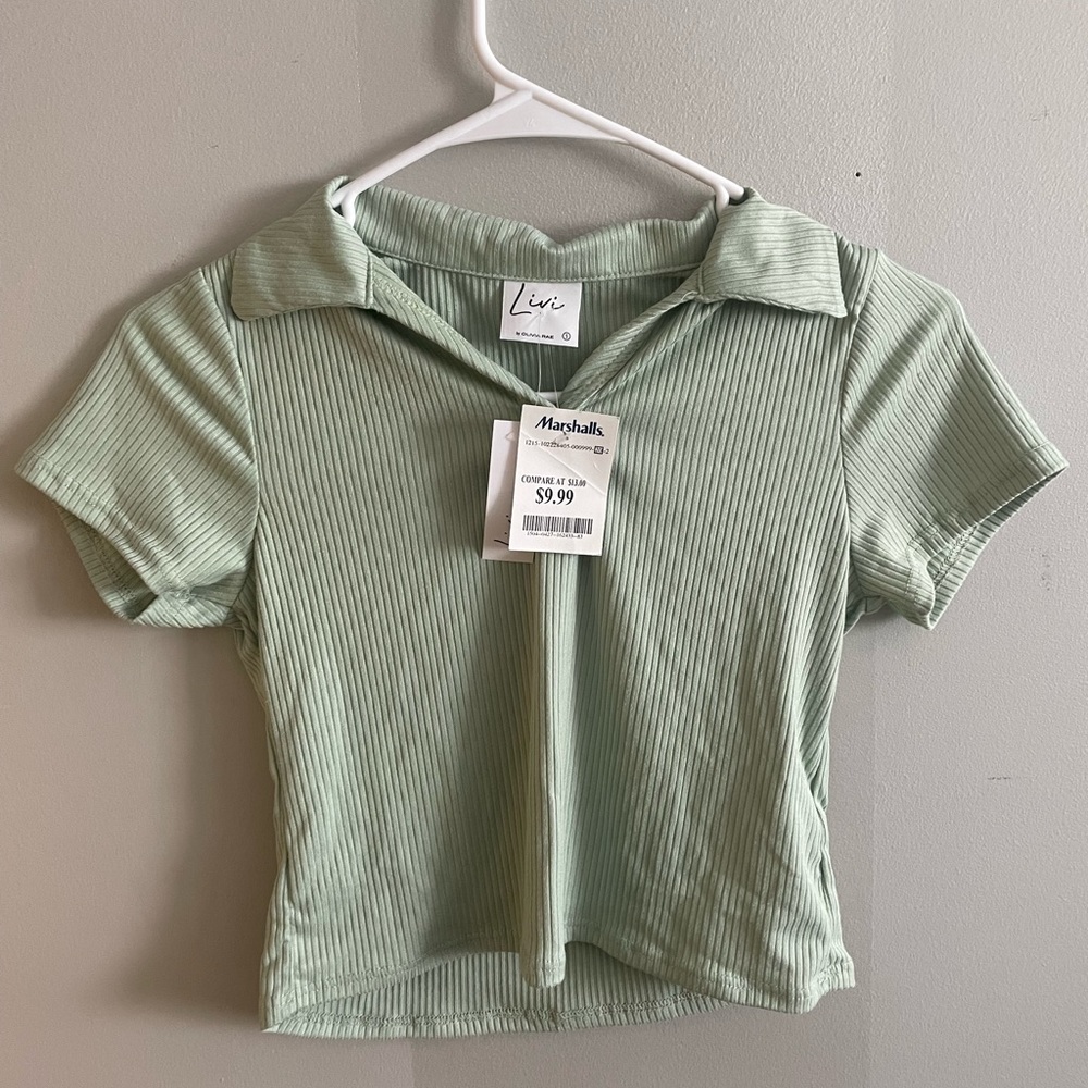 Brand New sage green t-shirt from Marshalls. Very lightweight and soft.